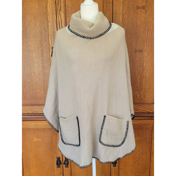 NWOT Steve Madden‎ Women's Beige Funnel Neck Poncho. Size OSFM - Picture 2 of 8